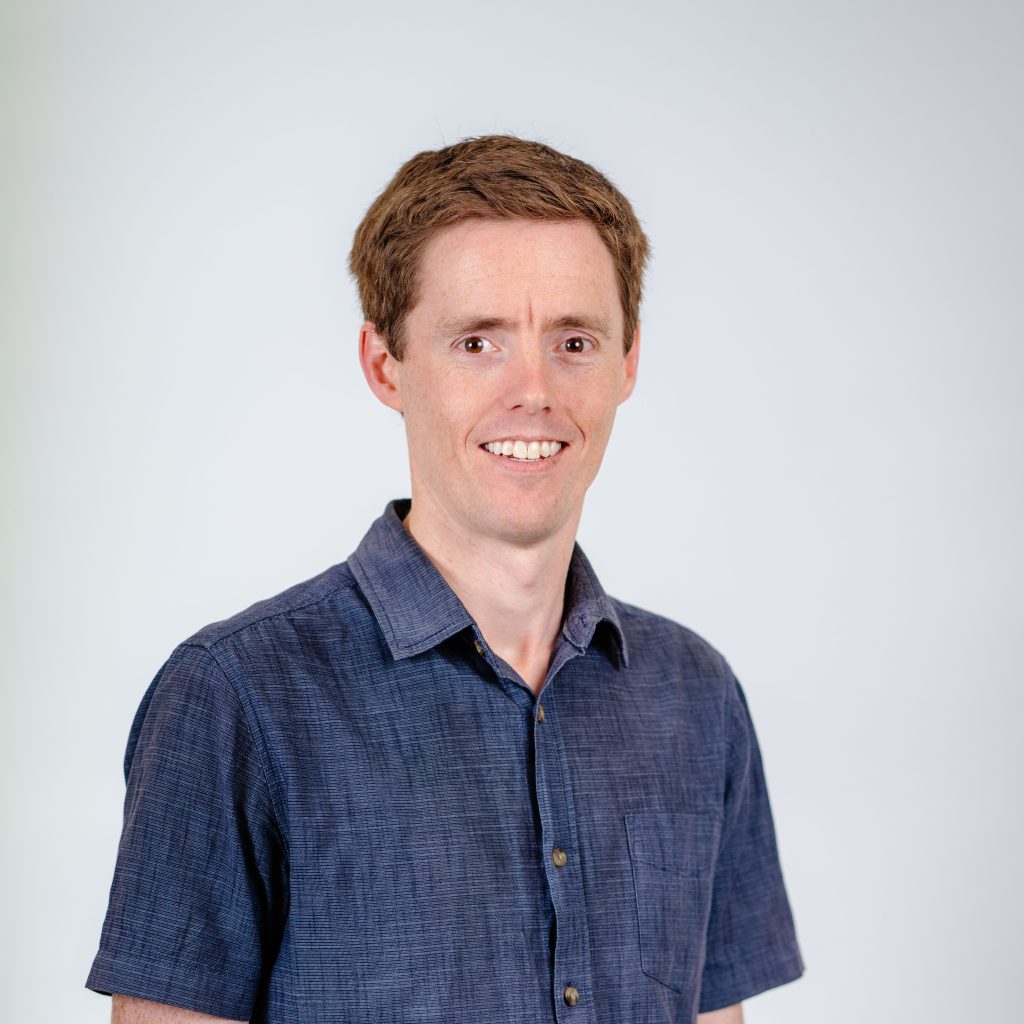 Simon Knopp headshot